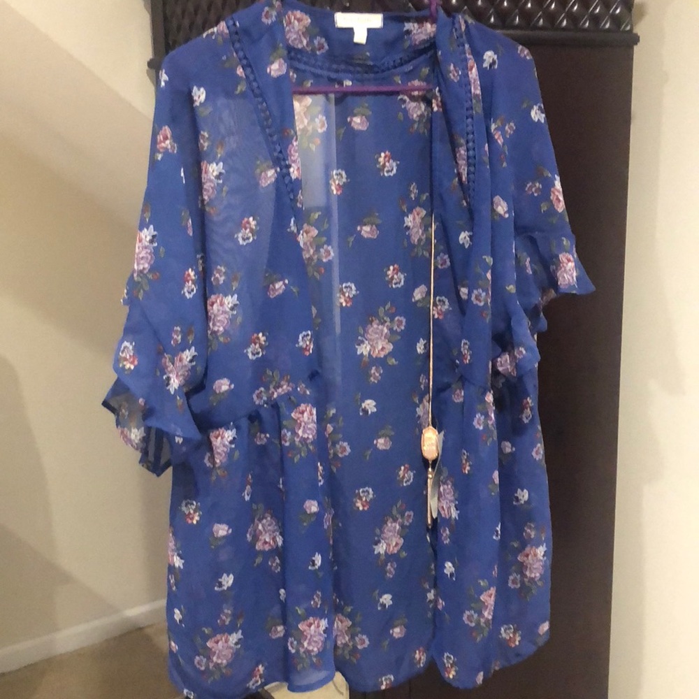 Loralette Kimono with Necklace - Brand New